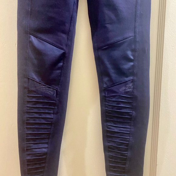 Alo Performance moto leggings (Blue) Size XS - Picture 3 of 5
